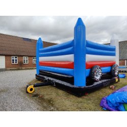 Stor hoppeborg med hje sider i politi tema 6 m x 6 m