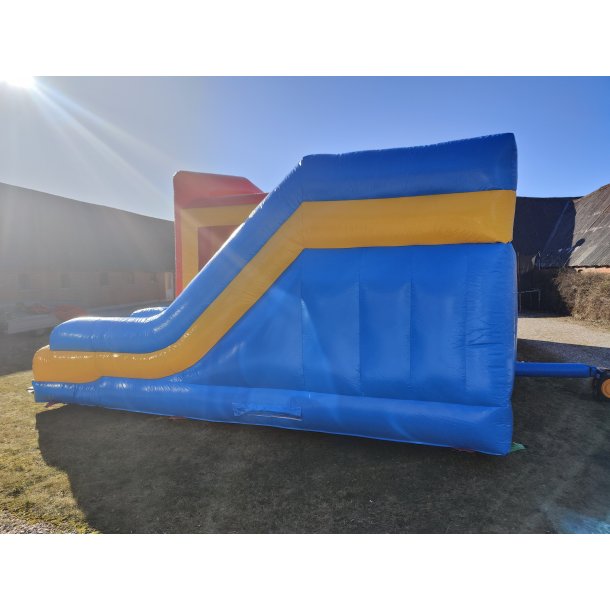 Hoppeborg med rutsjebane 6 m x 5 m, hjde 4,5 m